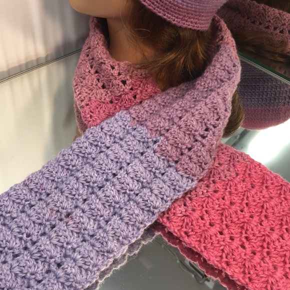 Beanie and scarf set hand crochet new item very soft yarn - Picture 3 of 10